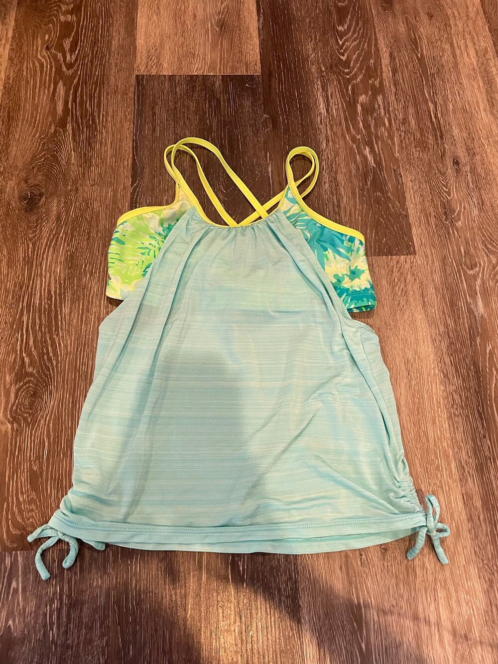 terquoise work out top with built in bra